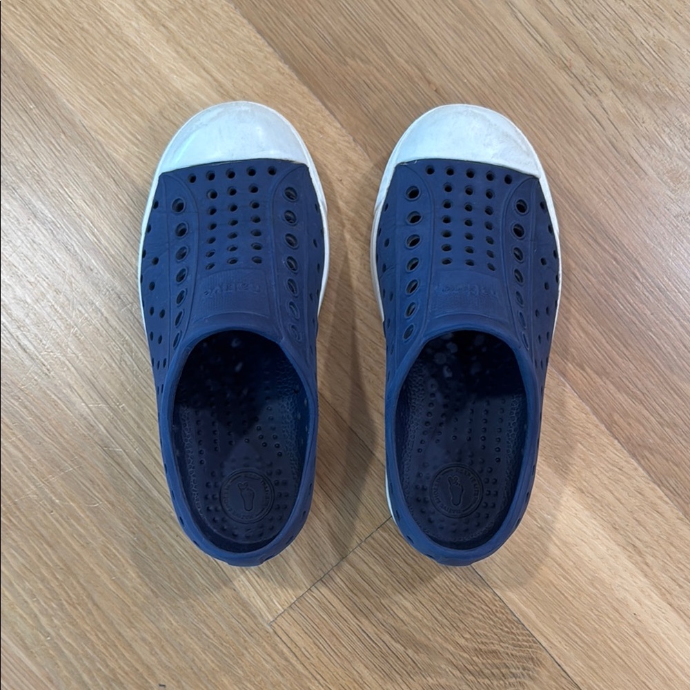 Native Shoes Little Kids Navy Blue Slip-On Waterproof / Size C10
